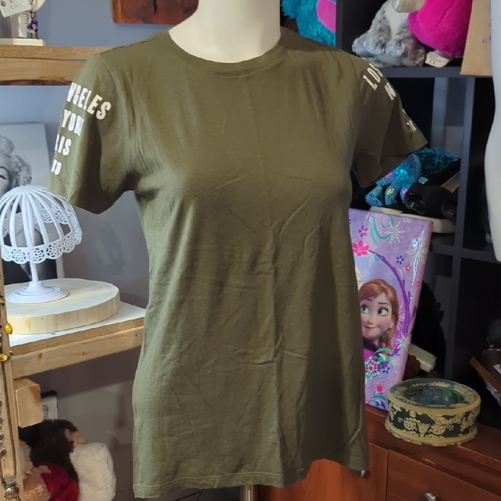 Forever 21 Olive Short Sleeve Tee
